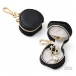 Rangement élégant pour bijoux dans un format mini