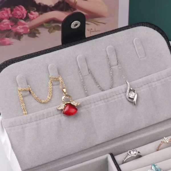 Rangement élégant pour bijoux en voyage