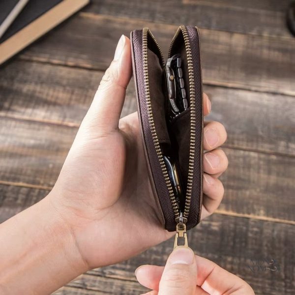 Étui élégant pour montres, format voyage en cuir résistant