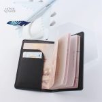 Passeport protégé avec cet étui léger et durable, parfait en avion