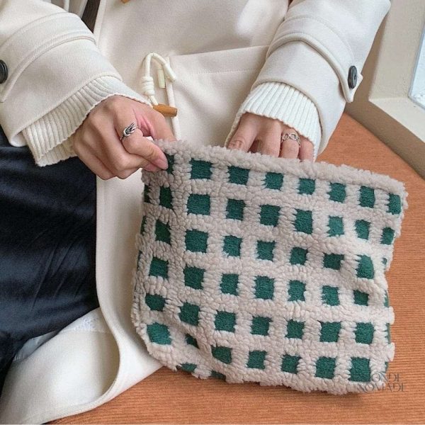 Trousse de maquillage avec design féminin et créatif