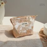 Trousse à maquillage artisanale, format compact pour le voyage