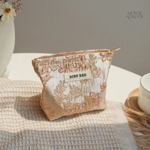 Trousse à maquillage artisanale, format compact pour le voyage