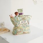 Accessoire beauté fait main, design unique et coloré