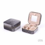 Petite boîte à bijoux en velours pour voyage