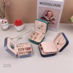 Boîte à bijoux en velours, élégante et compact