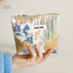 Petite trousse à maquillage fleurie handmade