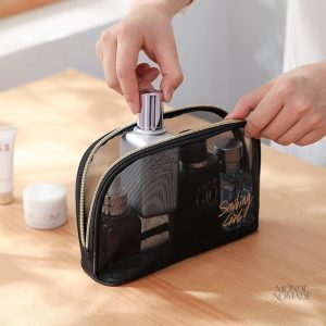Accessoire de voyage léger et compact, idéal pour cosmétiques