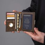 Accessoire de voyage pratique en cuir pour homme