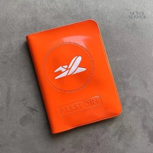 Accessoire de voyage chic pour passeport féminin