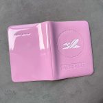 Protège-passeport coloré, accessoire féminin indispensable