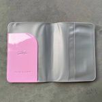 Porte passeport design girly pour un voyage stylé