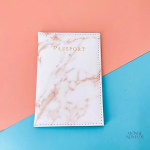 Protège-passeport en design marbré raffiné