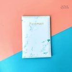 Accessoire de voyage marbré pour passeport