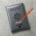 Étui à passeport unique avec design français moderne