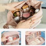 Accessoire élégant pour la toilette en voyage
