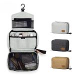 Trousse de toilette accrochable pratique et fonctionnelle