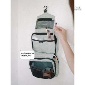 Trousse de toilette murale avec poches