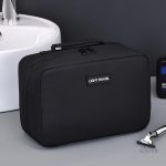Accessoire de voyage avec compartiments