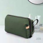 Trousse de toilette élégante et fonctionnelle pour déplacements