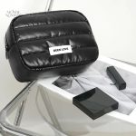 Trousse de toilette féminine, design brillant et fonctionnel