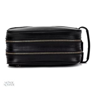 Accessoire en cuir noir pour hygiène et beauté