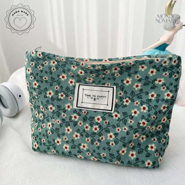 trousse-de-toilette-fleurs-1 Trousse de toilette Fleurs avec motif floral élégant
