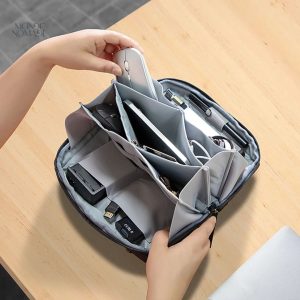 Trousse de toilette pratique, avec plusieurs compartiments organisés