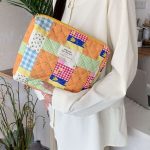 Trousse de toilette spacieuse avec multiples compartiments pratiques