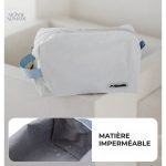 Accessoire de voyage : trousse de toilette légère et spacieuse