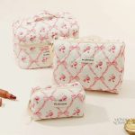 Trousse de beauté fleurie et nœuds délicats