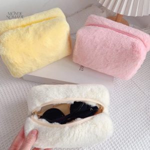 Accessoire de beauté en moumoute confortable