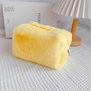 Trousse de toilette moderne en tissu moumoute