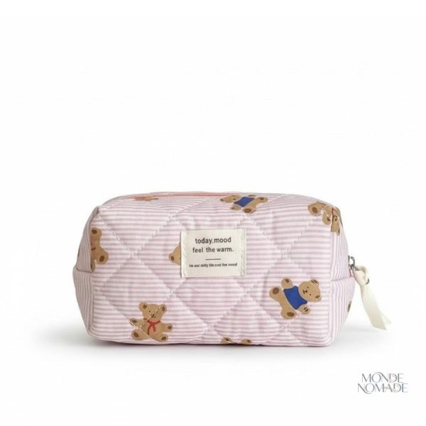 Détails ludiques sur cette trousse de toilette