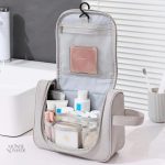 Trousse de toilette suspendue femme