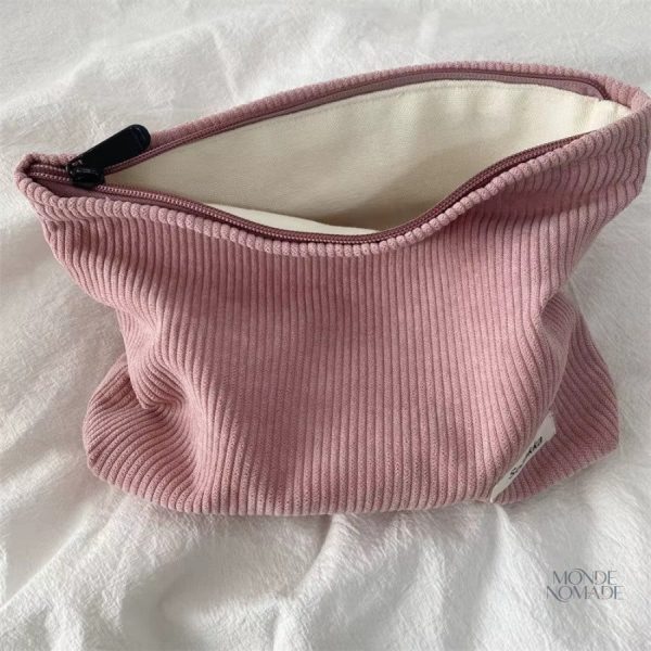 Trousse de toilette minimaliste en velours
