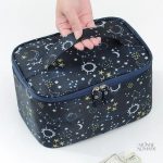 Vanity case motif constellation chic et compact