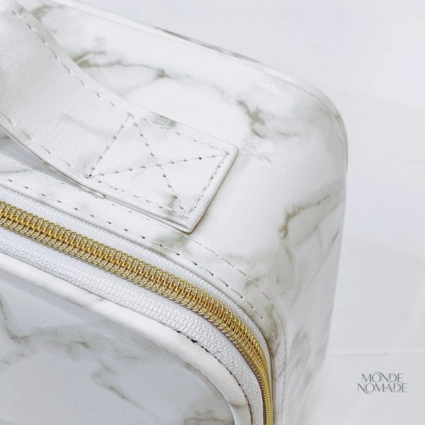 Vanity case en marbre pour rangement pratique
