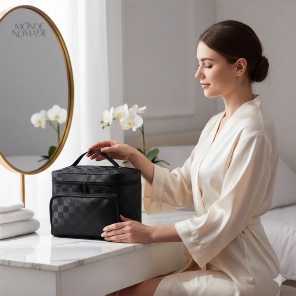 Vanity compact damier idéal pour les déplacements