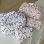 Vanity Case Matelassé avec Design Floral Vintage