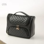Vanity suspendu pratique et élégant pour le rangement