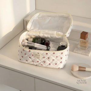 Trousse à maquillage cerise, idéale pour voyages